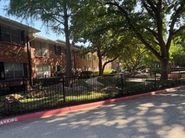 3016 Mahanna Springs Drive, Unit C, Dallas, TX 75235