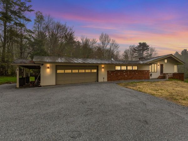 192 Cream Hill Road, Mendon, VT 05701