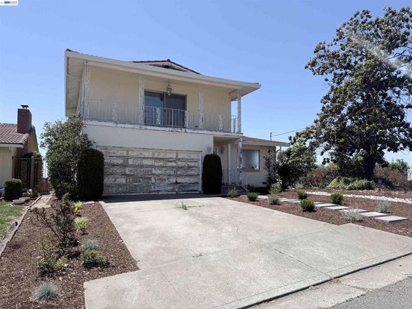 9155 Crest Ave , Oakland, CA 94605