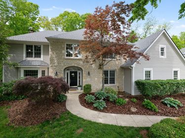 3278 Foxcroft Drive, Lewis Center, OH 43035