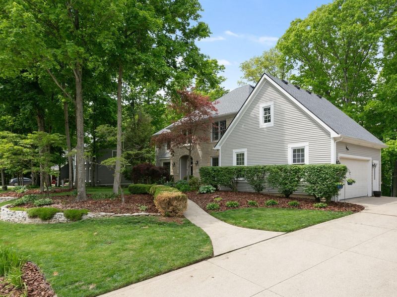 3278 Foxcroft Drive, Lewis Center, OH 43035 Photo 2