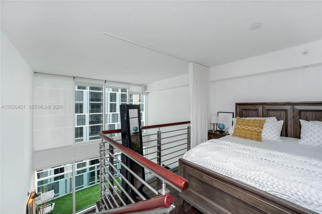 41 SE 5th St , Unit 704, Miami, FL 33131 Photo