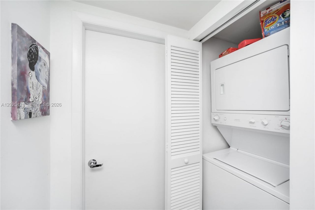 41 SE 5th St , Unit 704, Miami, FL 33131 Photo
