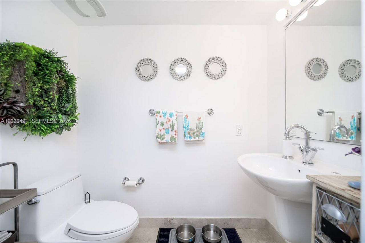 41 SE 5th St , Unit 704, Miami, FL 33131 Photo