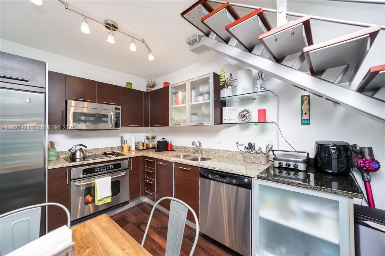41 SE 5th St , Unit 704, Miami, FL 33131 Photo