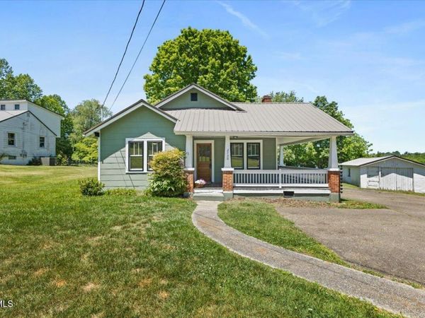 2736 West Walnut Street, Johnson City, TN 37604