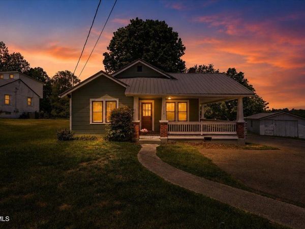 2736 West Walnut Street, Johnson City, TN 37604