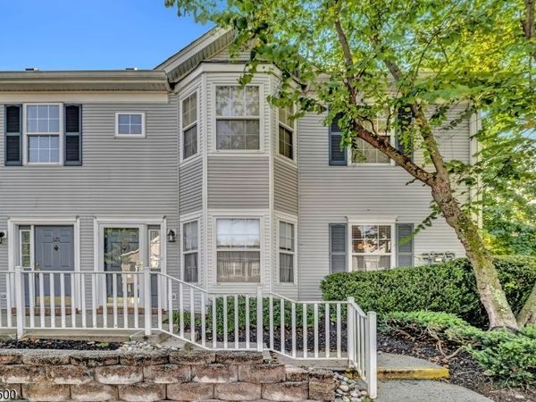 122 Williamson Ct, Bridgewater, NJ 08807