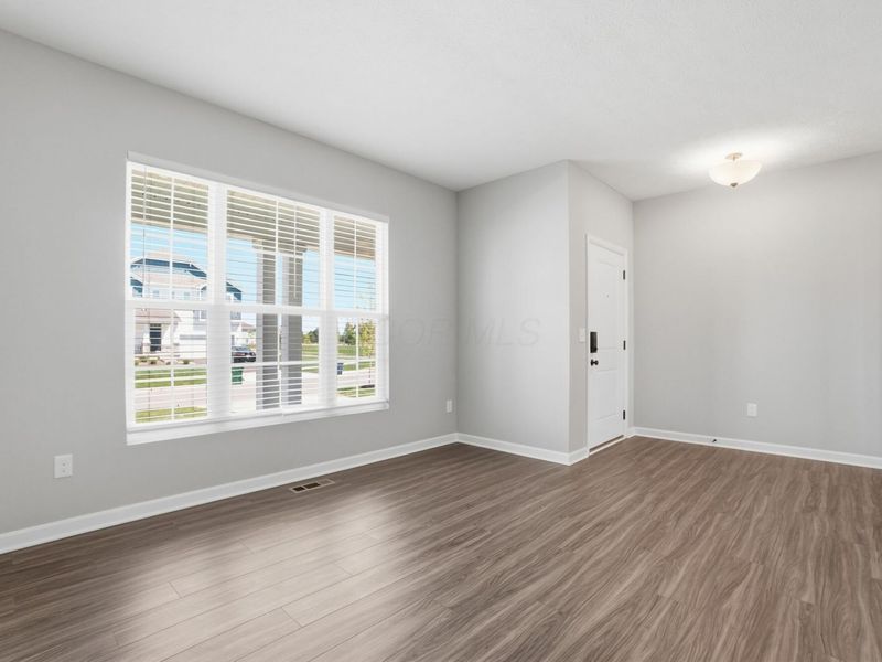 6711 Ardennes Loop S, Hilliard, OH 43026 Photo 4