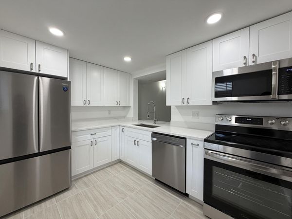 5220 Las Verdes Circle, Unit 317, Delray Beach, FL 33484