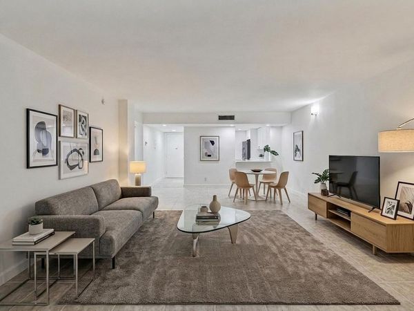5220 Las Verdes Circle, Unit 317, Delray Beach, FL 33484