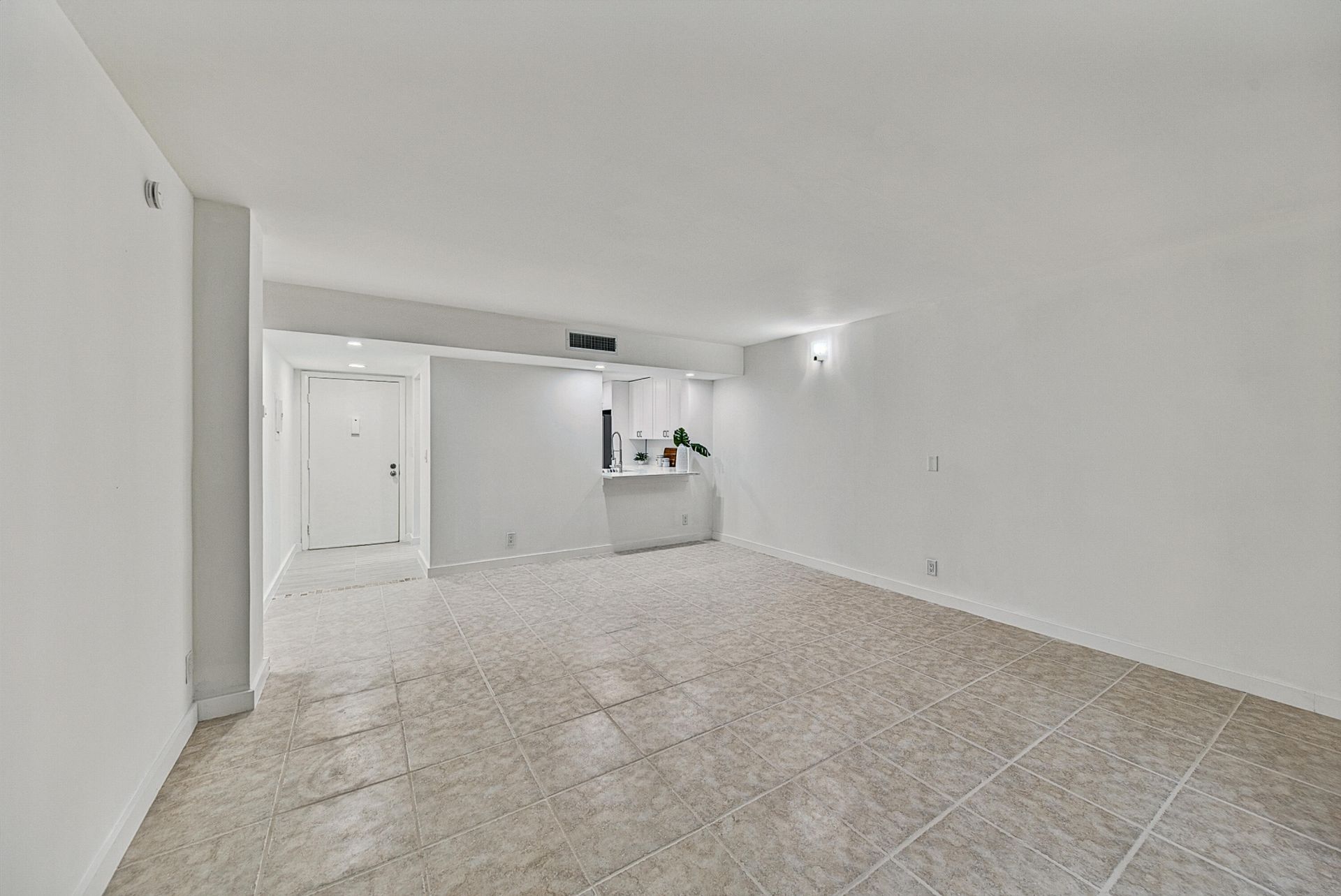 5220 Las Verdes Circle, Unit 317, Delray Beach, FL 33484 Photo