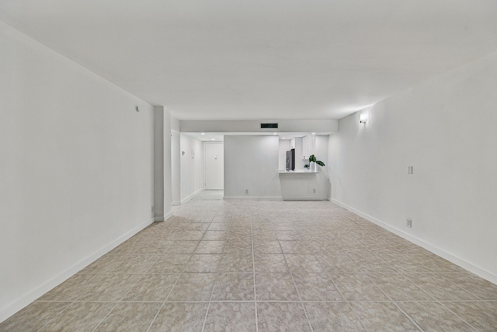 5220 Las Verdes Circle, Unit 317, Delray Beach, FL 33484 Photo