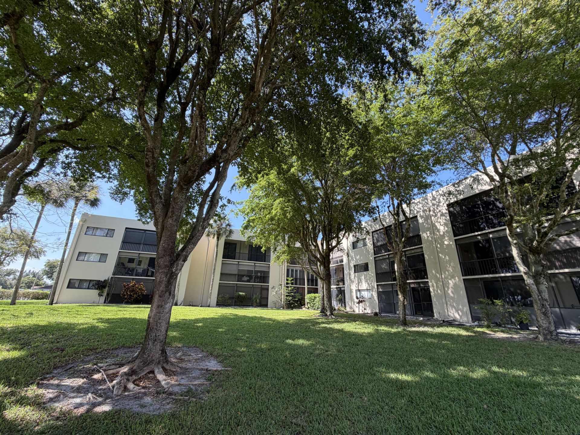 5220 Las Verdes Circle, Unit 317, Delray Beach, FL 33484 Photo