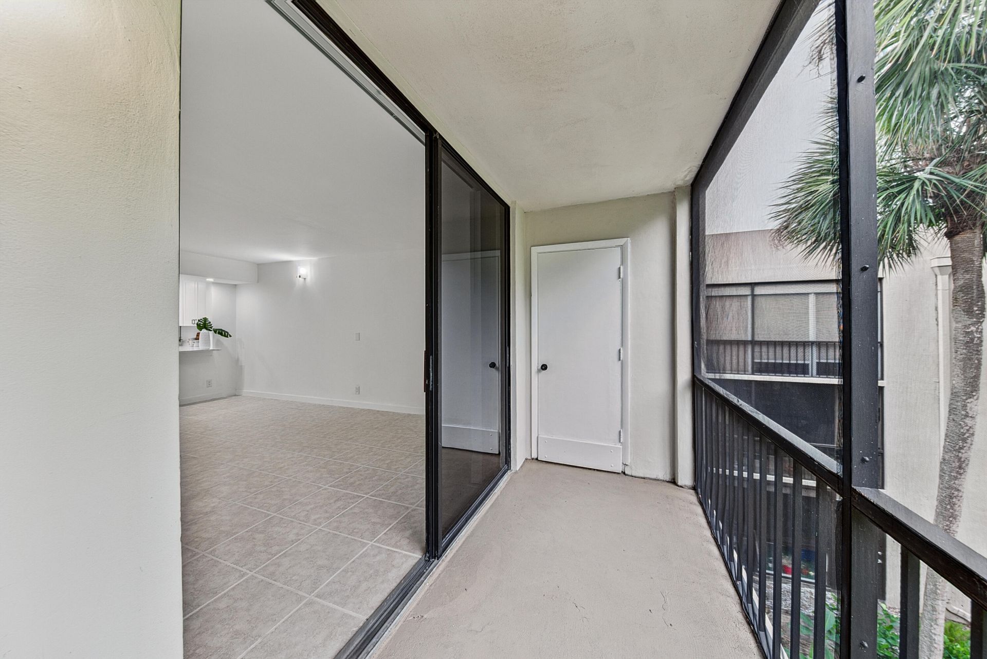 5220 Las Verdes Circle, Unit 317, Delray Beach, FL 33484 Photo