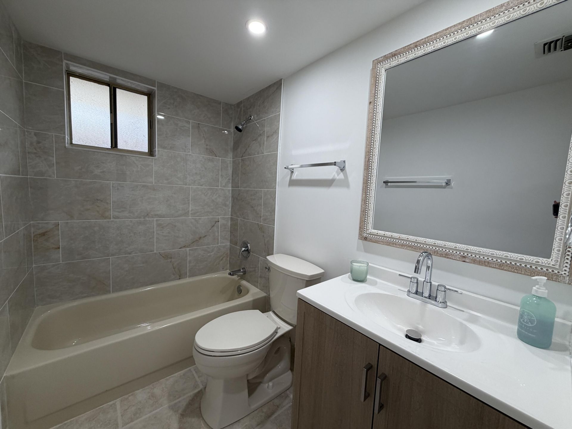 5220 Las Verdes Circle, Unit 317, Delray Beach, FL 33484 Photo