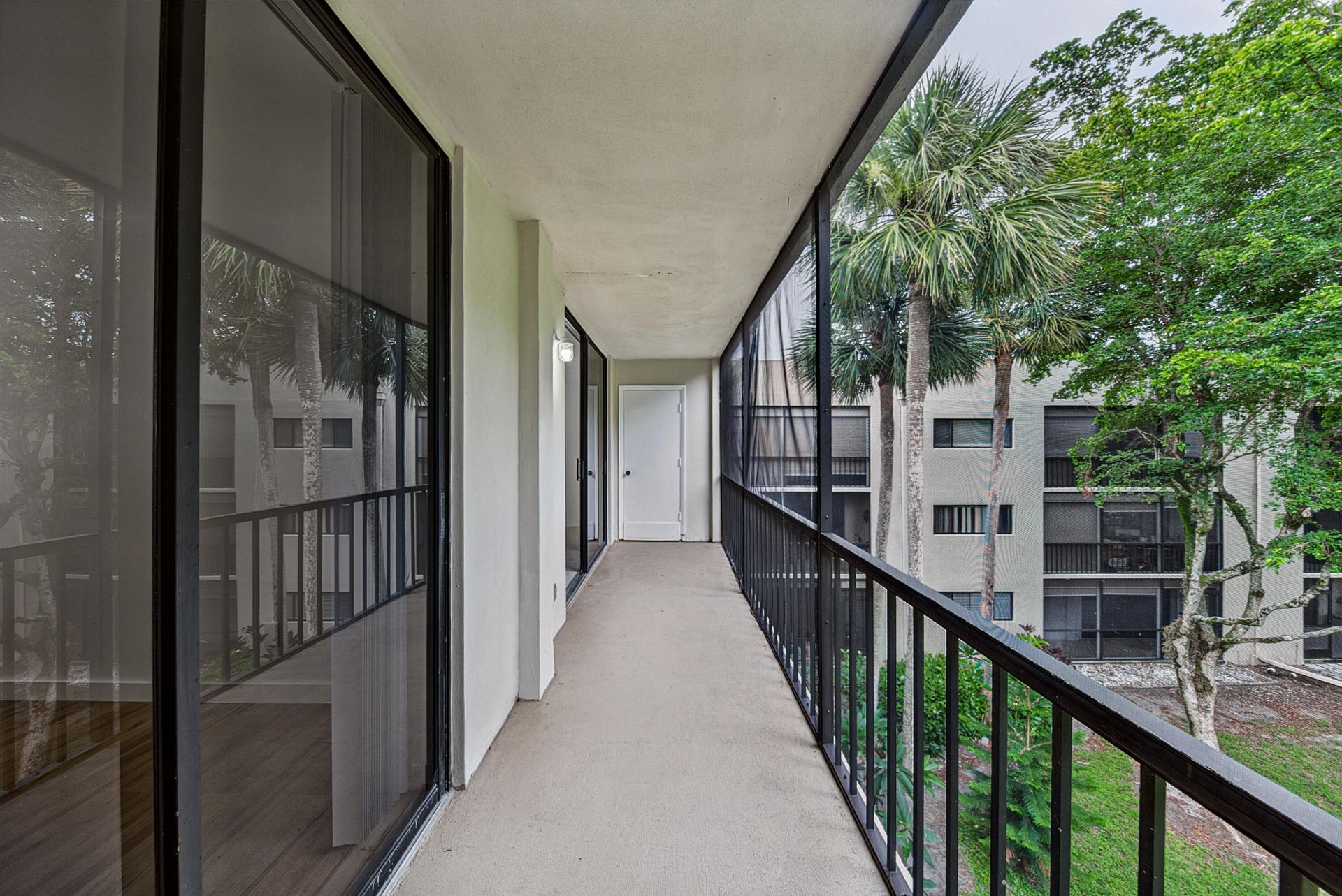 5220 Las Verdes Circle, Unit 317, Delray Beach, FL 33484 Photo