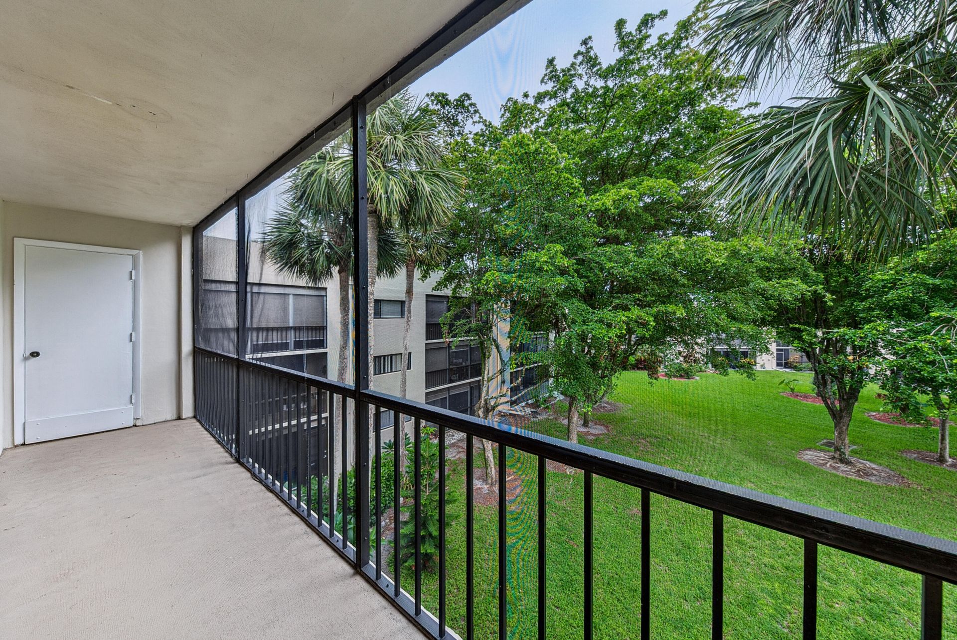5220 Las Verdes Circle, Unit 317, Delray Beach, FL 33484 Photo