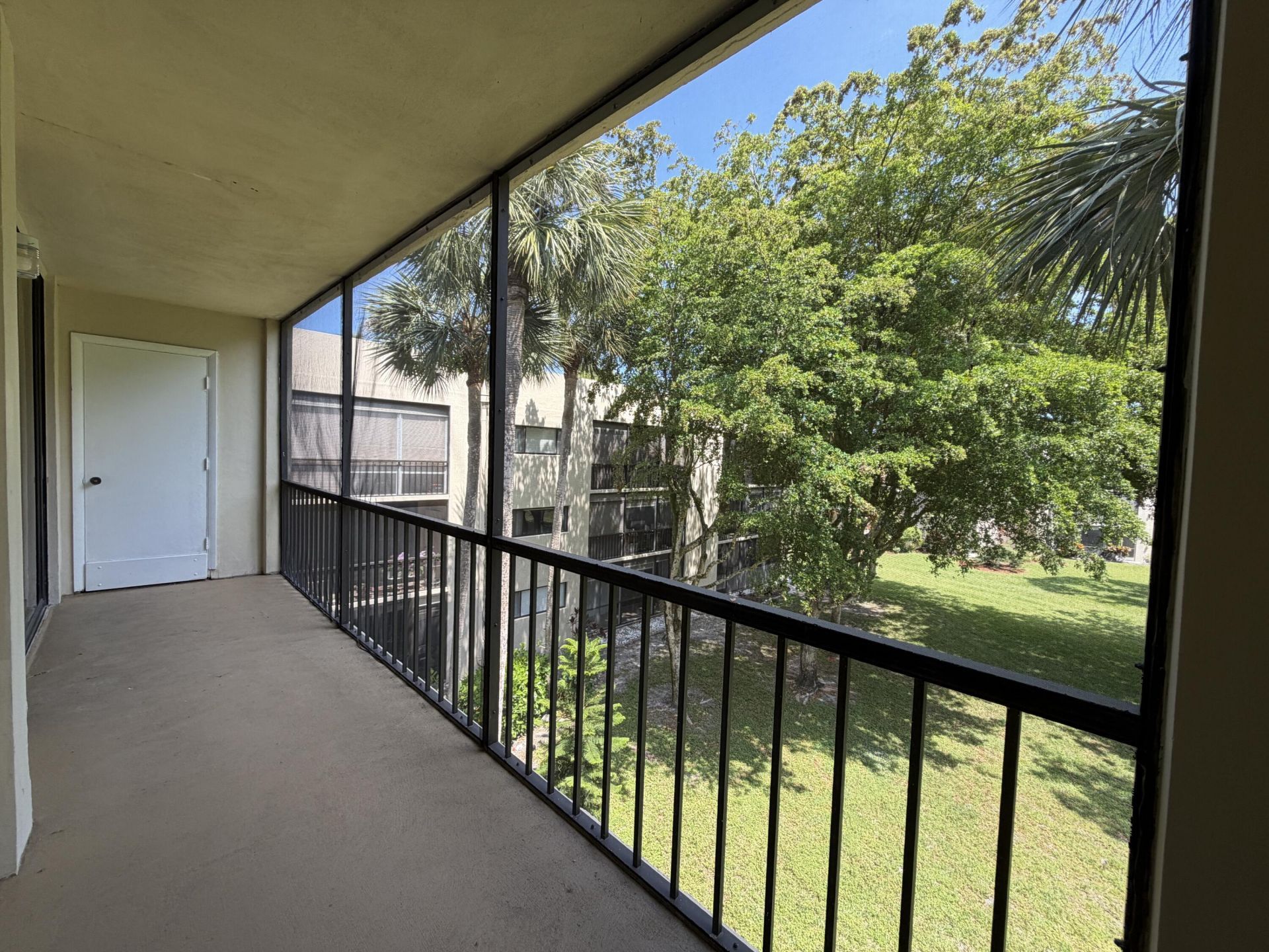 5220 Las Verdes Circle, Unit 317, Delray Beach, FL 33484 Photo
