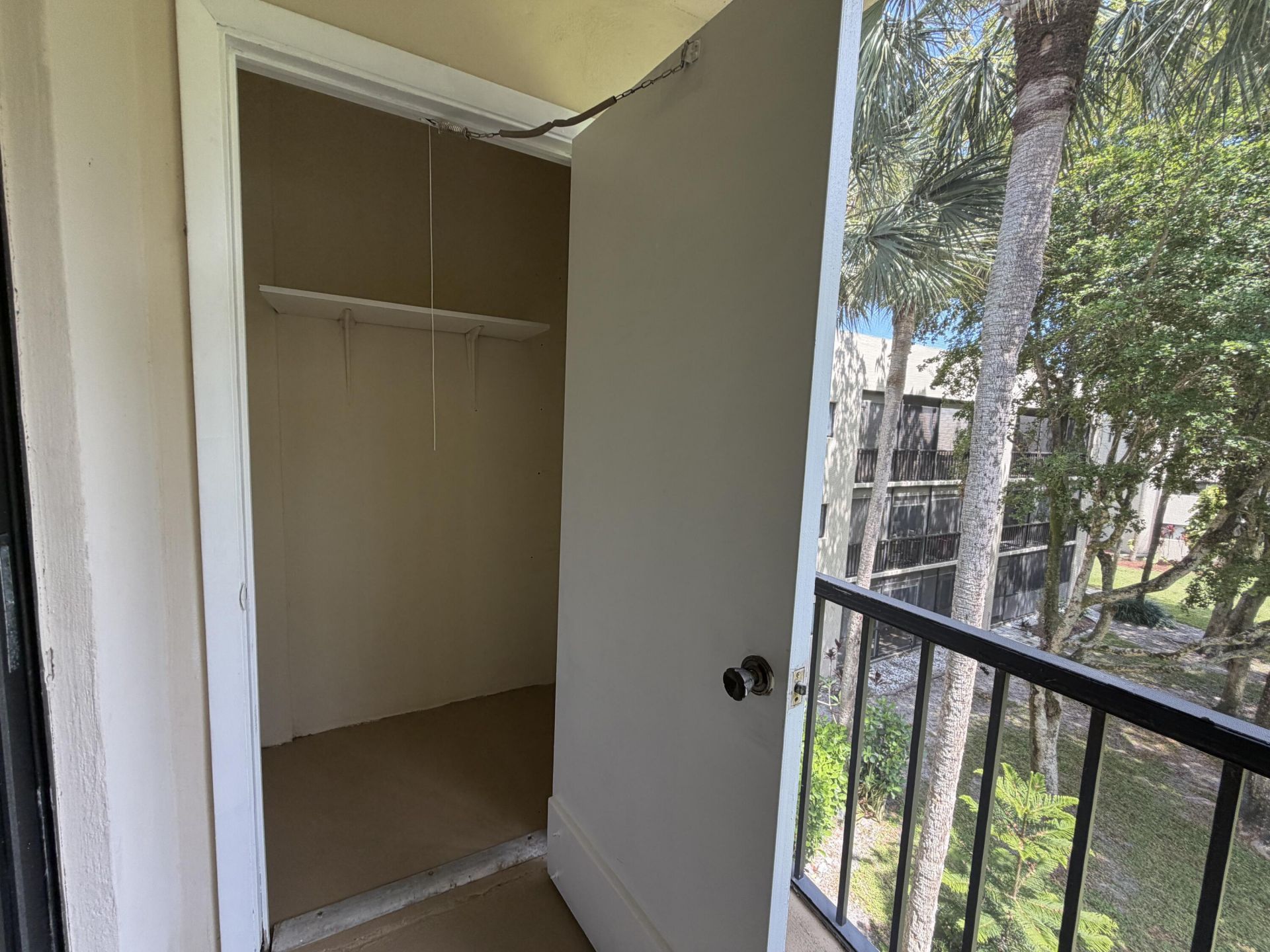 5220 Las Verdes Circle, Unit 317, Delray Beach, FL 33484 Photo