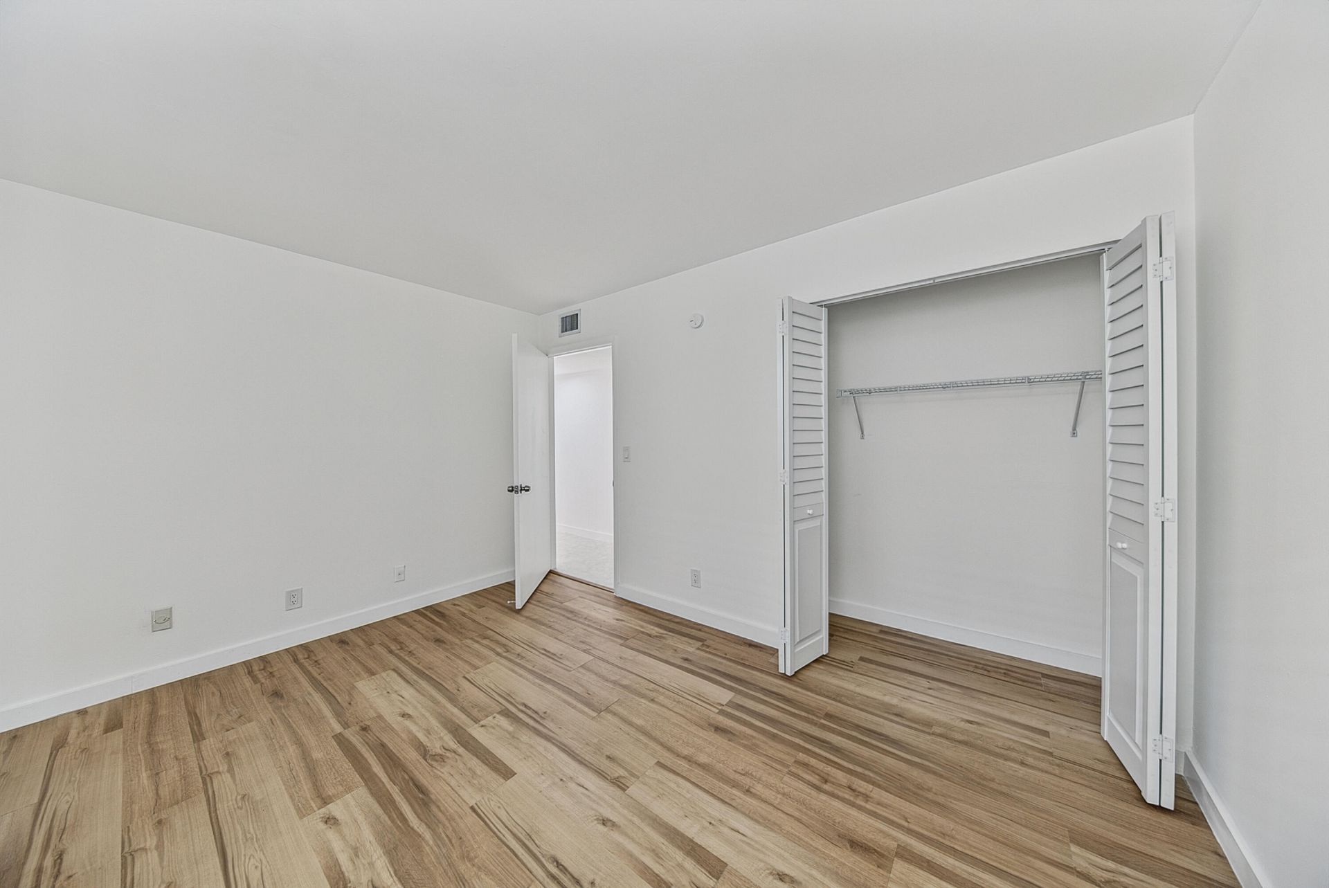5220 Las Verdes Circle, Unit 317, Delray Beach, FL 33484 Photo
