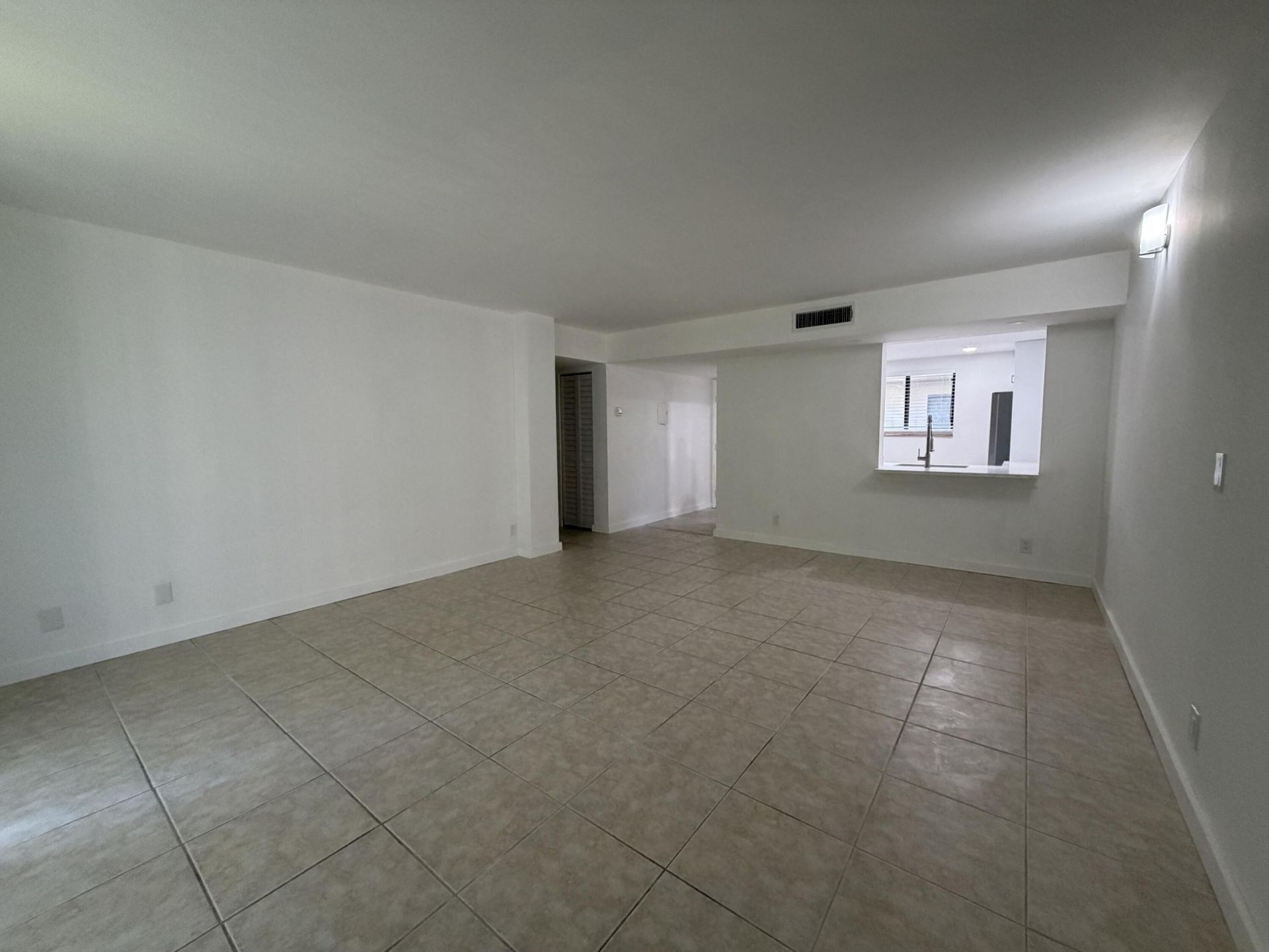 5220 Las Verdes Circle, Unit 317, Delray Beach, FL 33484 Photo