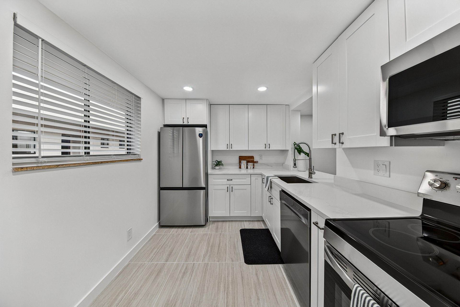 5220 Las Verdes Circle, Unit 317, Delray Beach, FL 33484 Photo