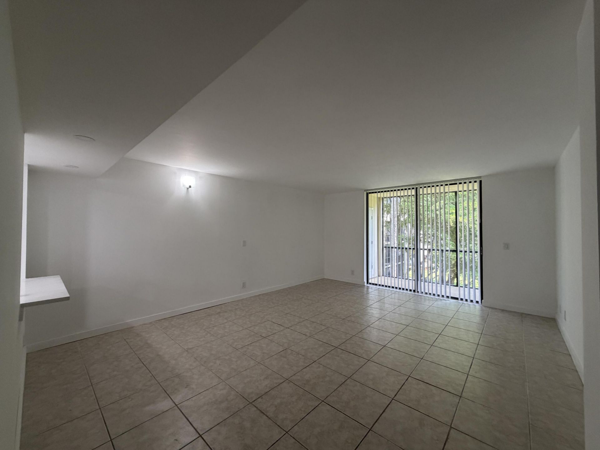5220 Las Verdes Circle, Unit 317, Delray Beach, FL 33484 Photo
