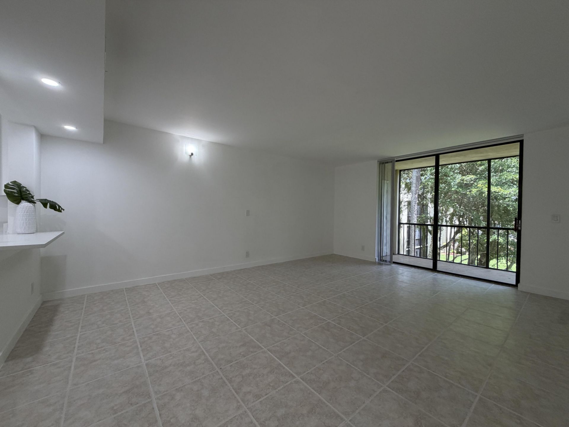 5220 Las Verdes Circle, Unit 317, Delray Beach, FL 33484 Photo