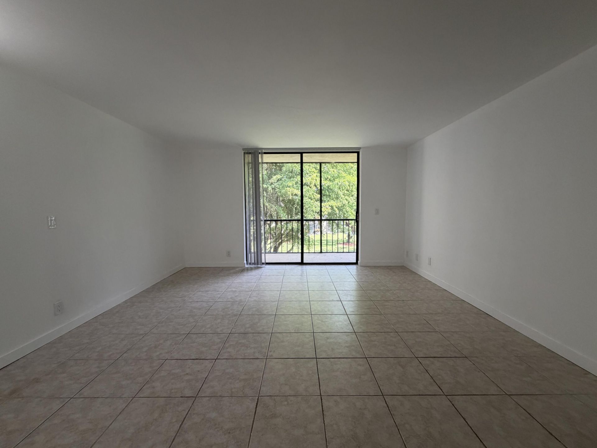 5220 Las Verdes Circle, Unit 317, Delray Beach, FL 33484 Photo