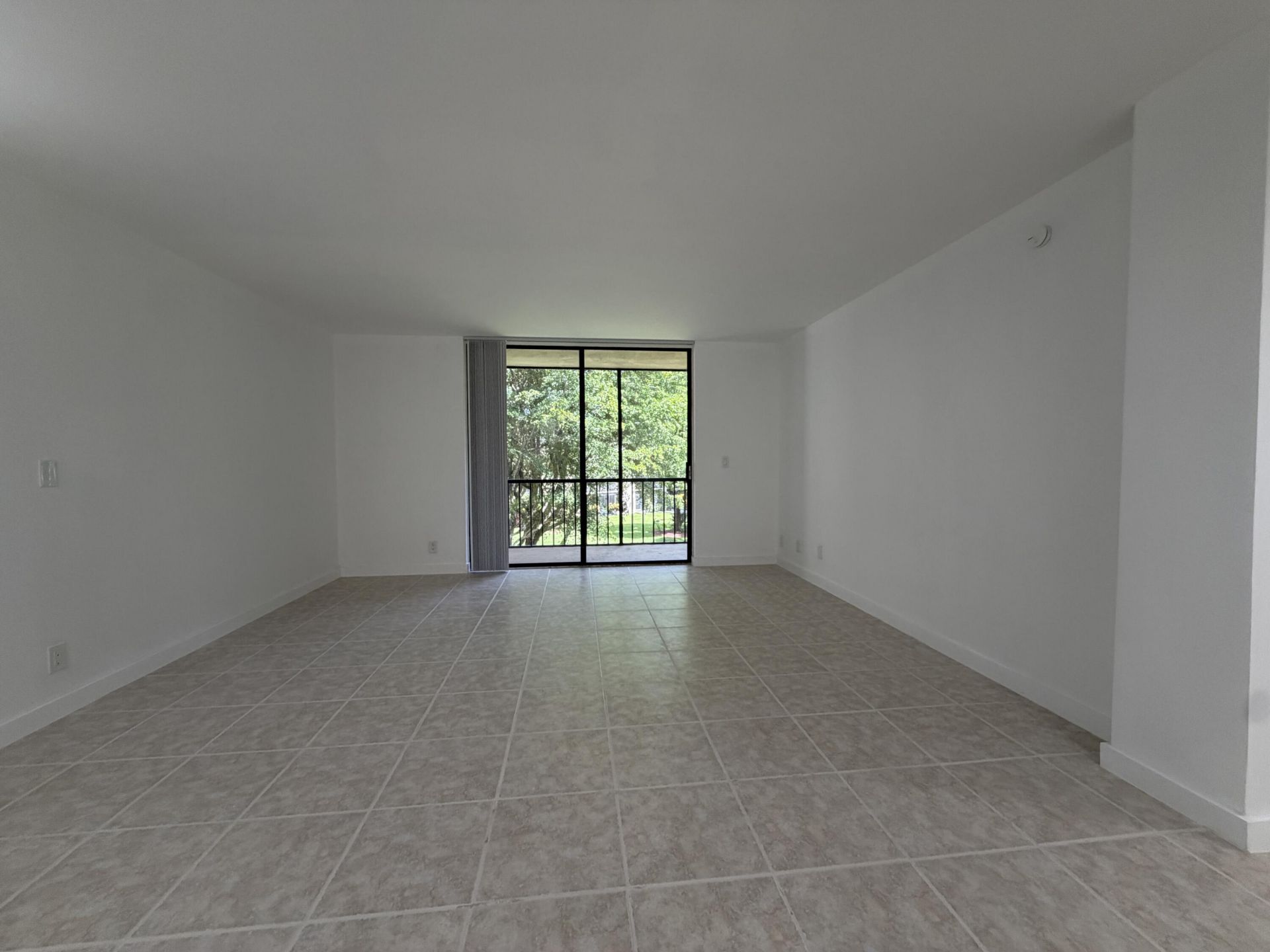 5220 Las Verdes Circle, Unit 317, Delray Beach, FL 33484 Photo
