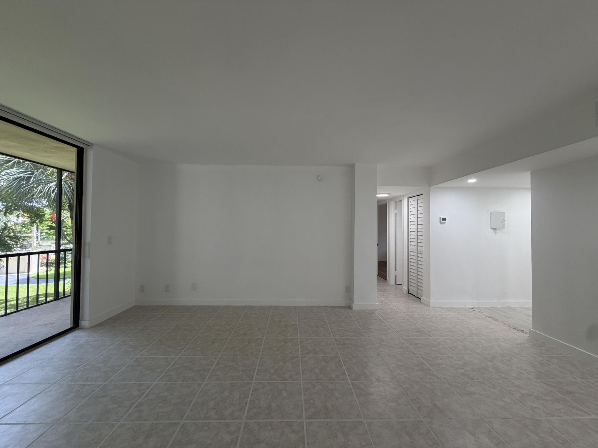 5220 Las Verdes Circle, Unit 317, Delray Beach, FL 33484 Photo