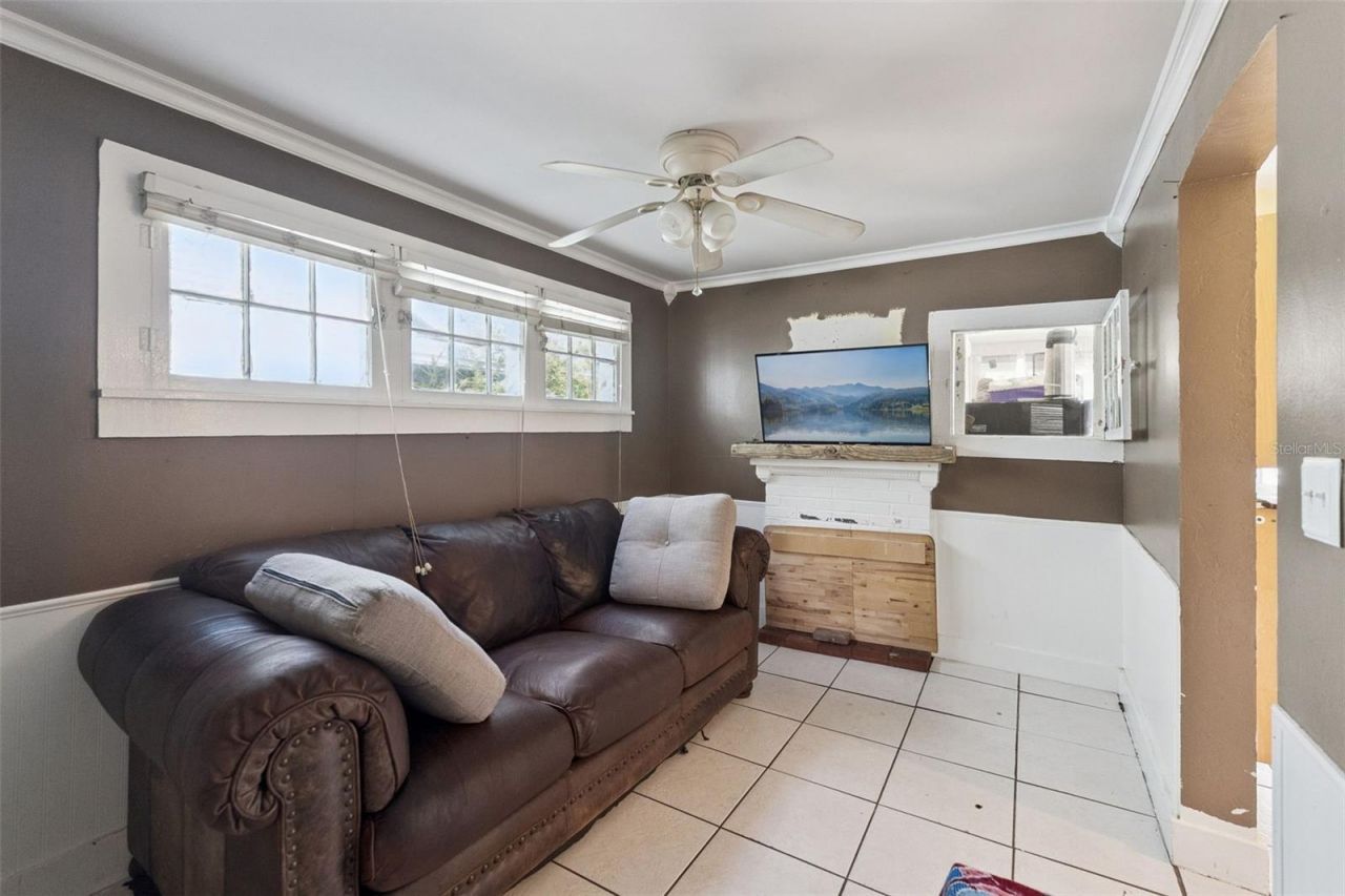 207 Mary Avenue, New Smyrna Beach, FL 32168 Photo
