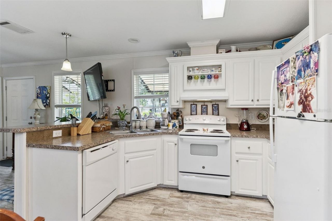 207 Mary Avenue, New Smyrna Beach, FL 32168 Photo