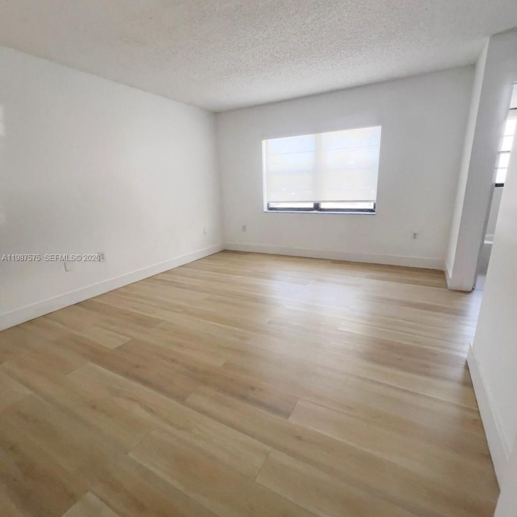 10550 NW 7th Ter , Unit B7, Miami, FL 33172 Photo