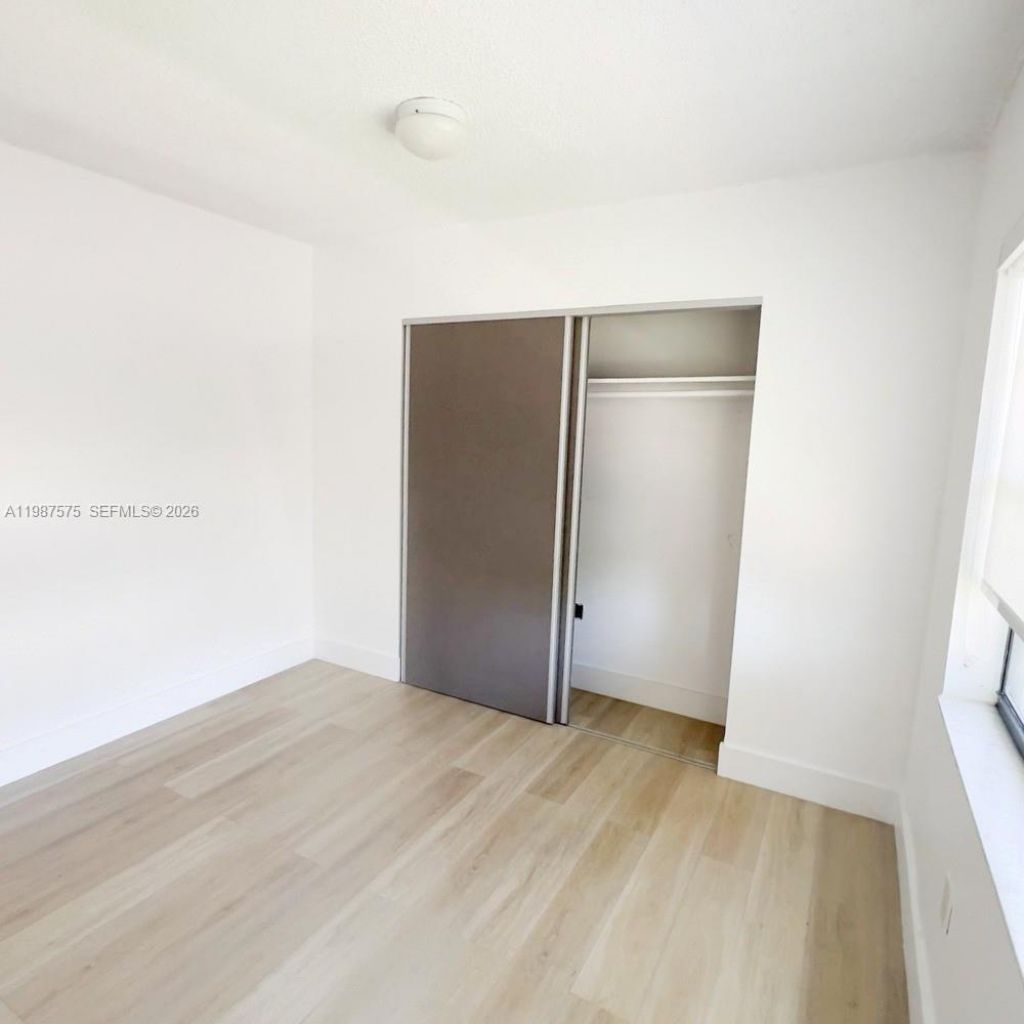 10550 NW 7th Ter , Unit B7, Miami, FL 33172 Photo