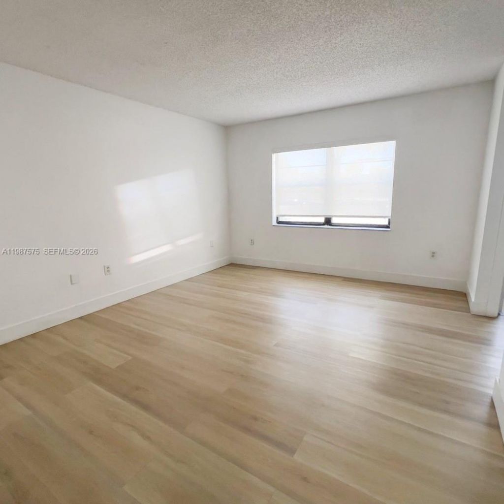 10550 NW 7th Ter , Unit B7, Miami, FL 33172 Photo