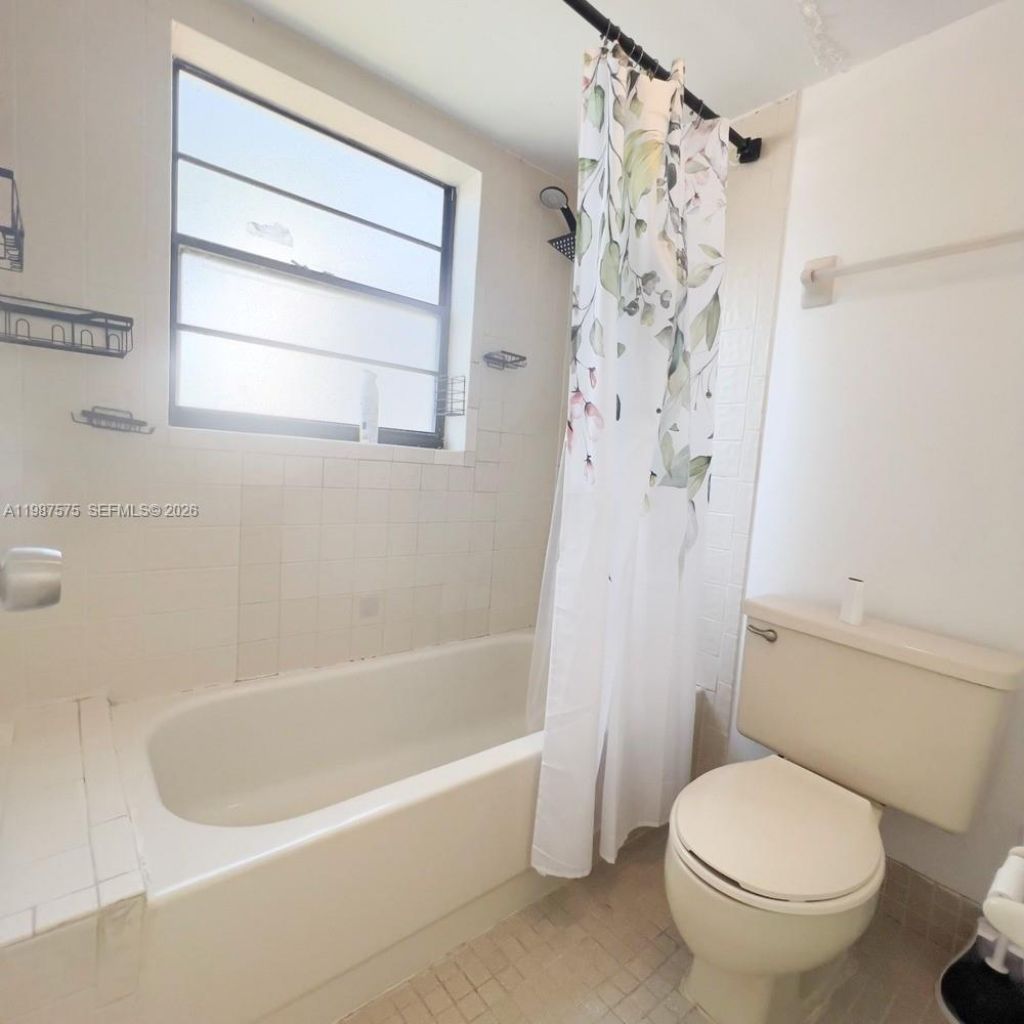 10550 NW 7th Ter , Unit B7, Miami, FL 33172 Photo