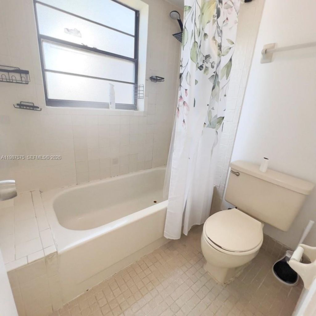 10550 NW 7th Ter , Unit B7, Miami, FL 33172 Photo