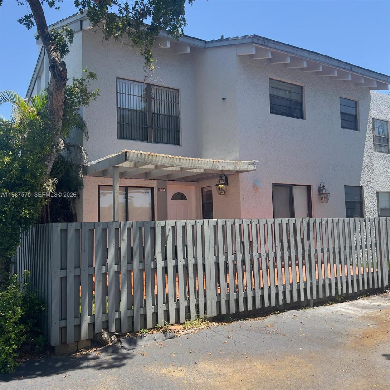 10550 NW 7th Ter , Unit B7, Miami, FL 33172 Photo