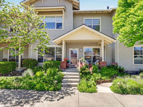 818 Pavilion Place, Ashland, OR 97520