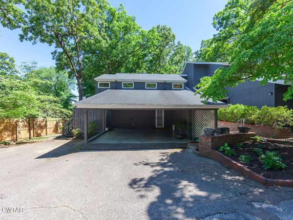 1104 North Parkway , Jackson, TN 38301