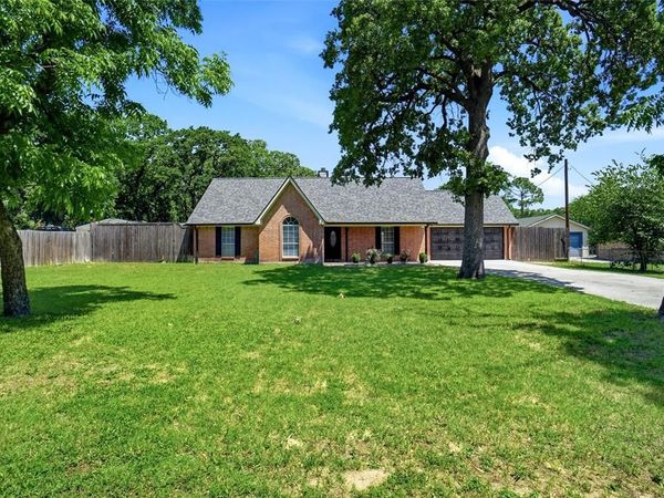 7150 Allyn Drive , Azle, TX 76020
