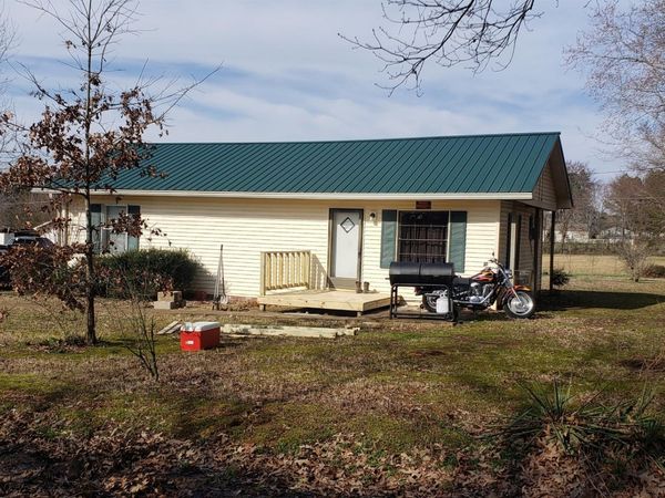 284 Watts Rd , New Johnsonville, TN 37134