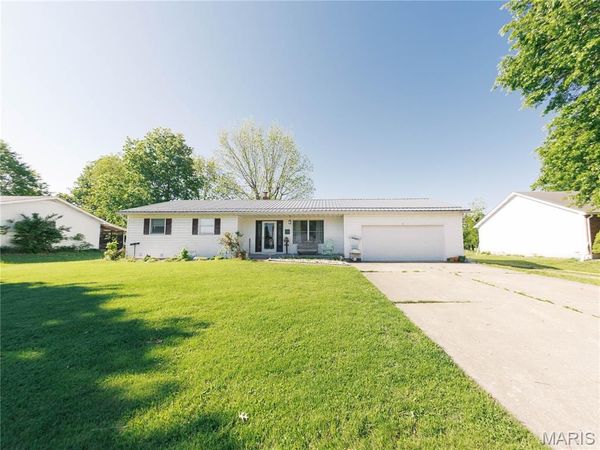 1768 Southridge Lane , Owensville, MO 65066