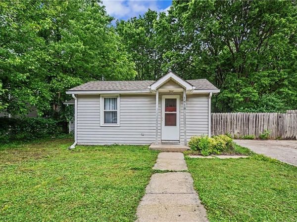 1418 Maple Lane, Lawrence, KS 66044