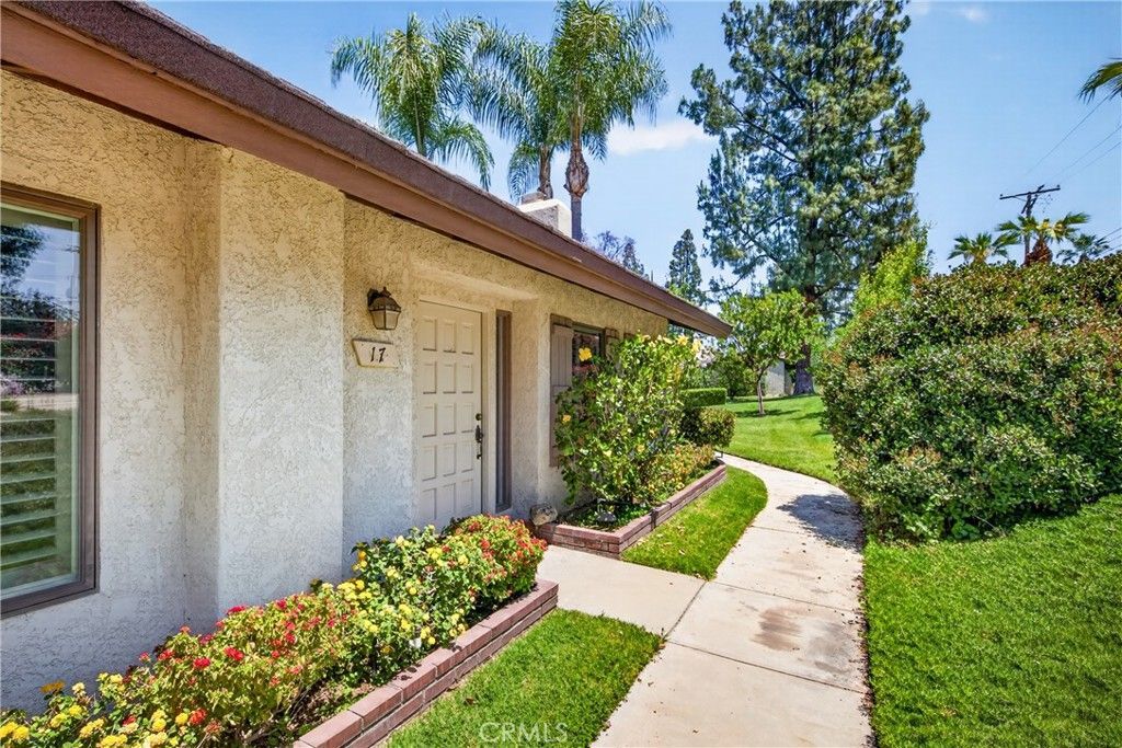 17 W Palm Lane, Redlands, CA 92373 Main Photo