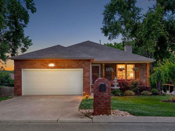 205 Waterview Dr , Hendersonville, TN 37075