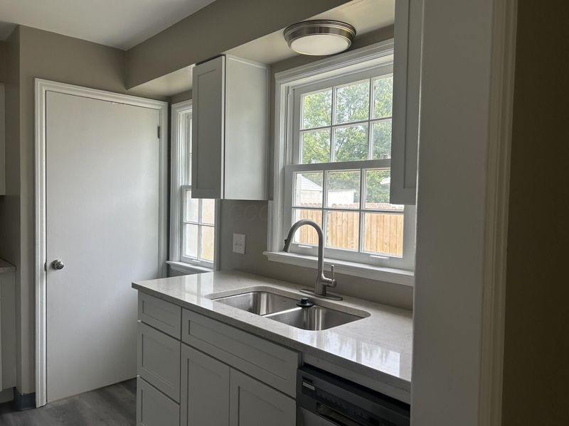 2416 E Livingston Avenue , Columbus, OH 43209 Photo 5