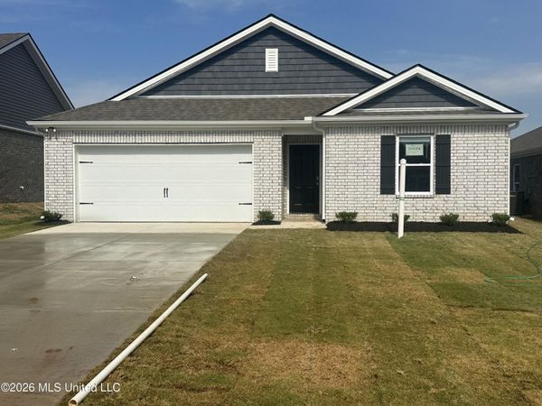 33 S Thorn Tree Street, Byhalia, MS 38611